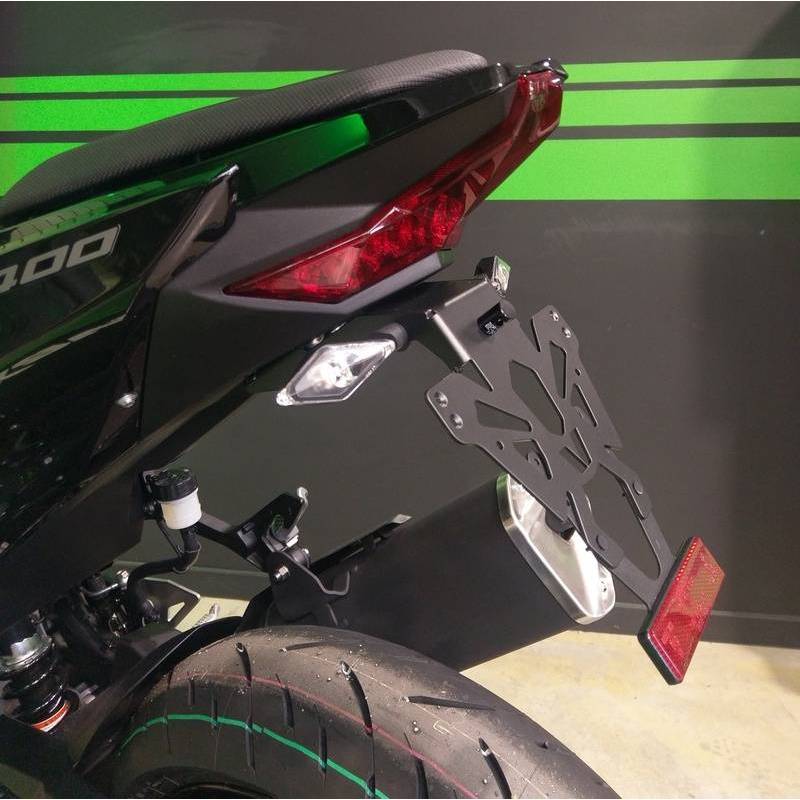 Support de plaque V PARTS noir Kawasaki Ninja 400