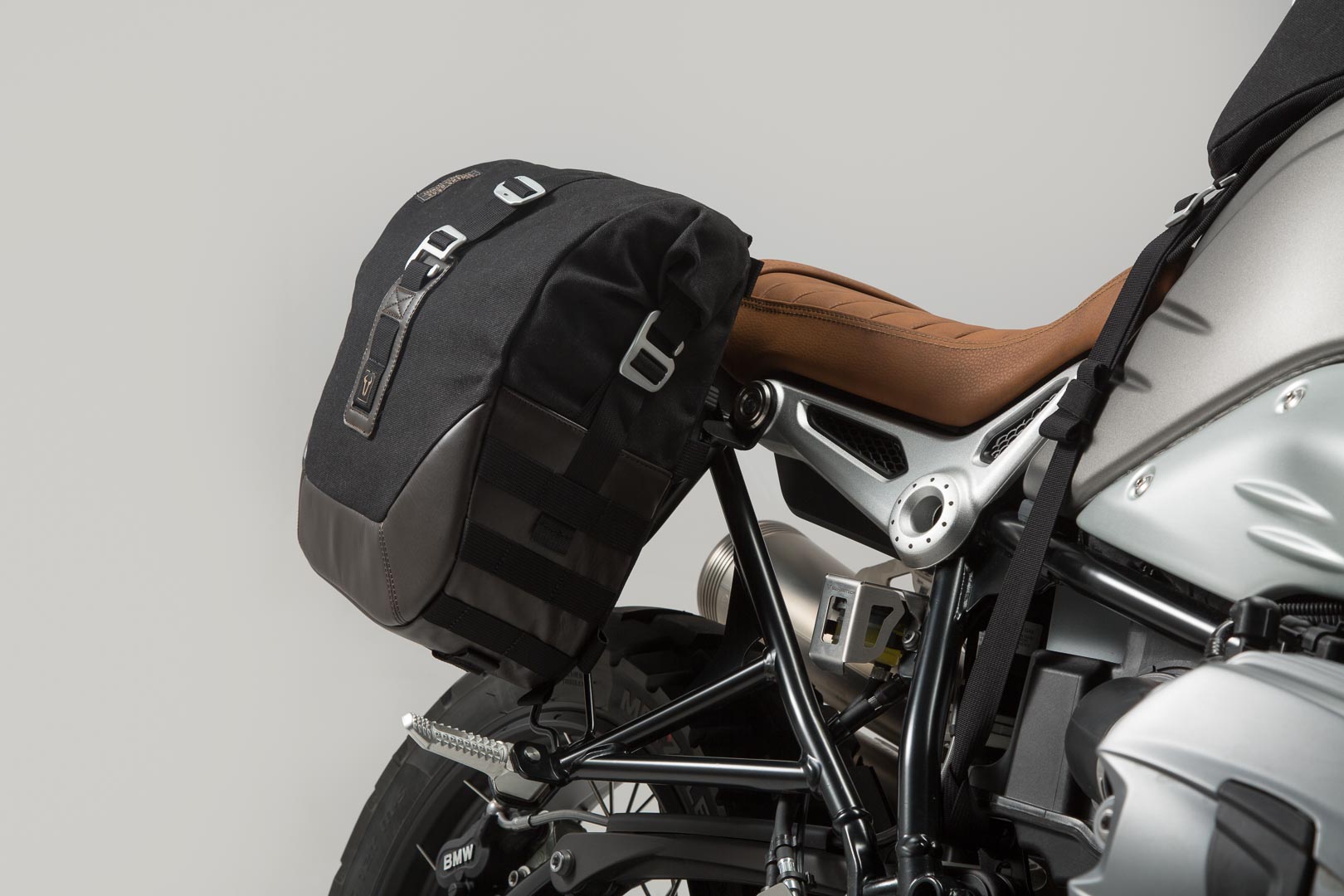 bmw r ninet scrambler panniers